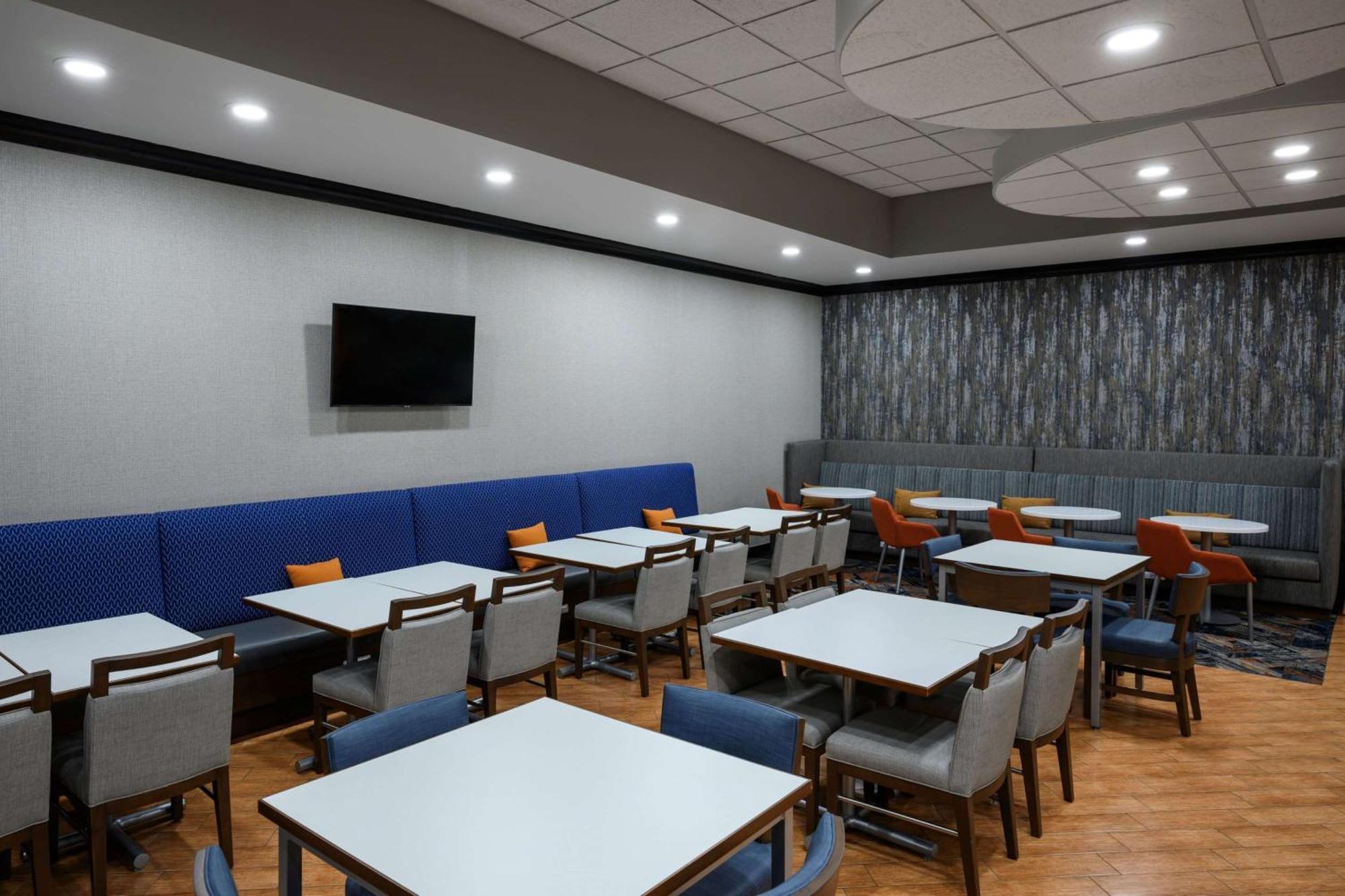 Hampton Inn Evansville Airport Εξωτερικό φωτογραφία
